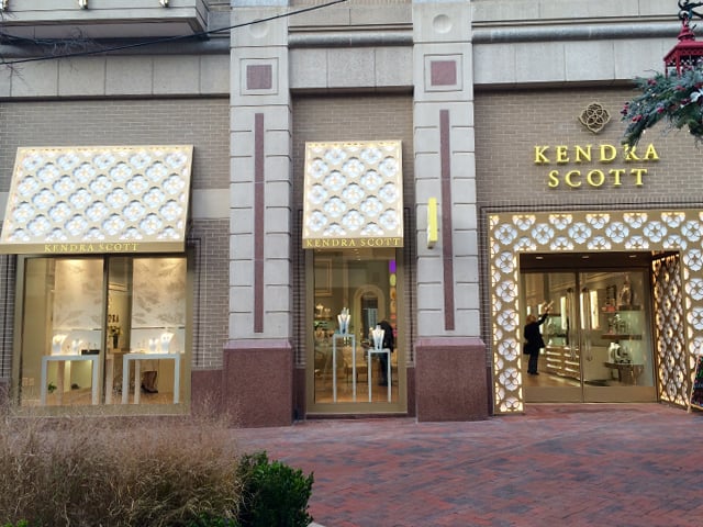 RESTON TOWN CENTER